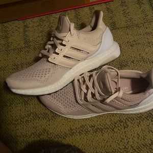 New never worn womens adidas ultra boost in beige